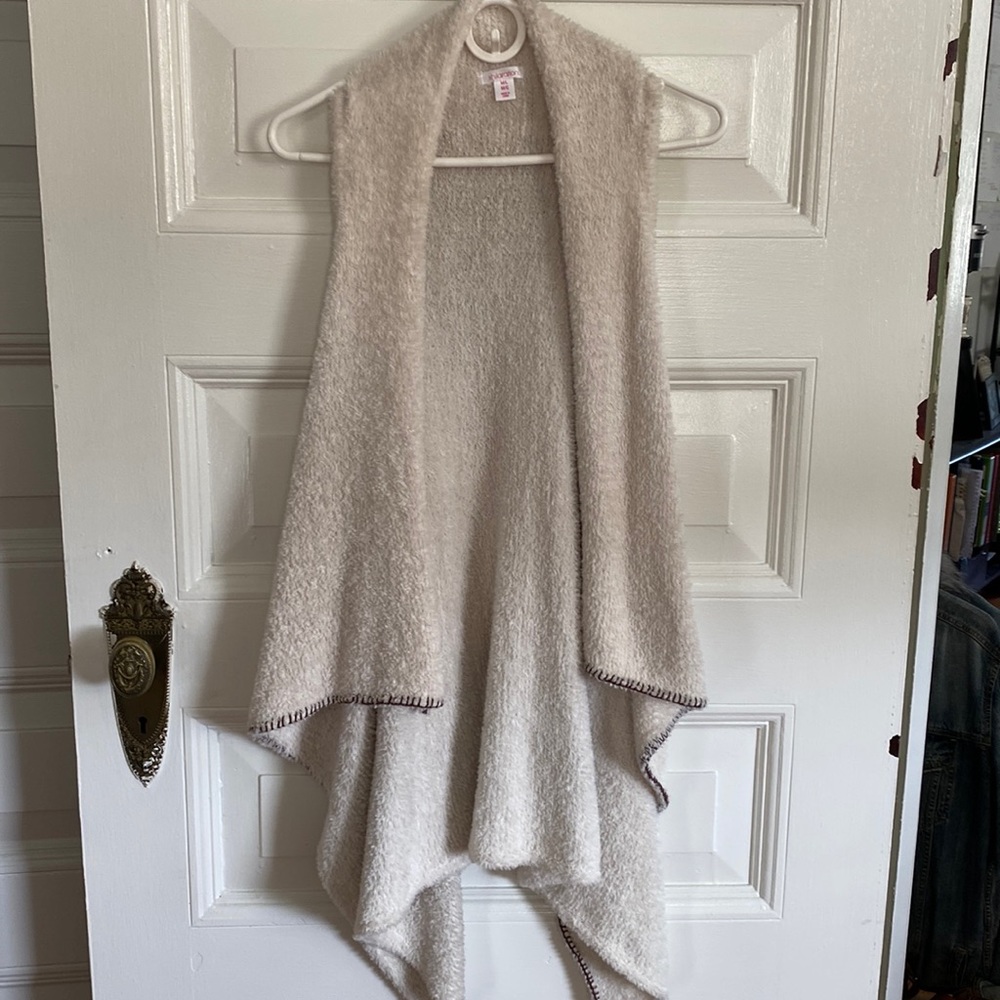 Xhilaration drape vest